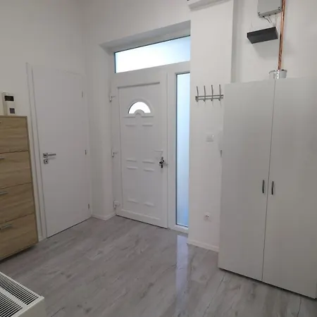 Black Or White Apartment *