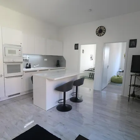 Apartment Black Or White Szeged