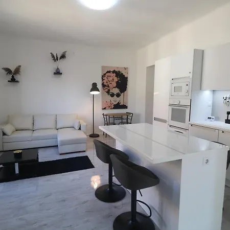 Apartment Black Or White Szeged